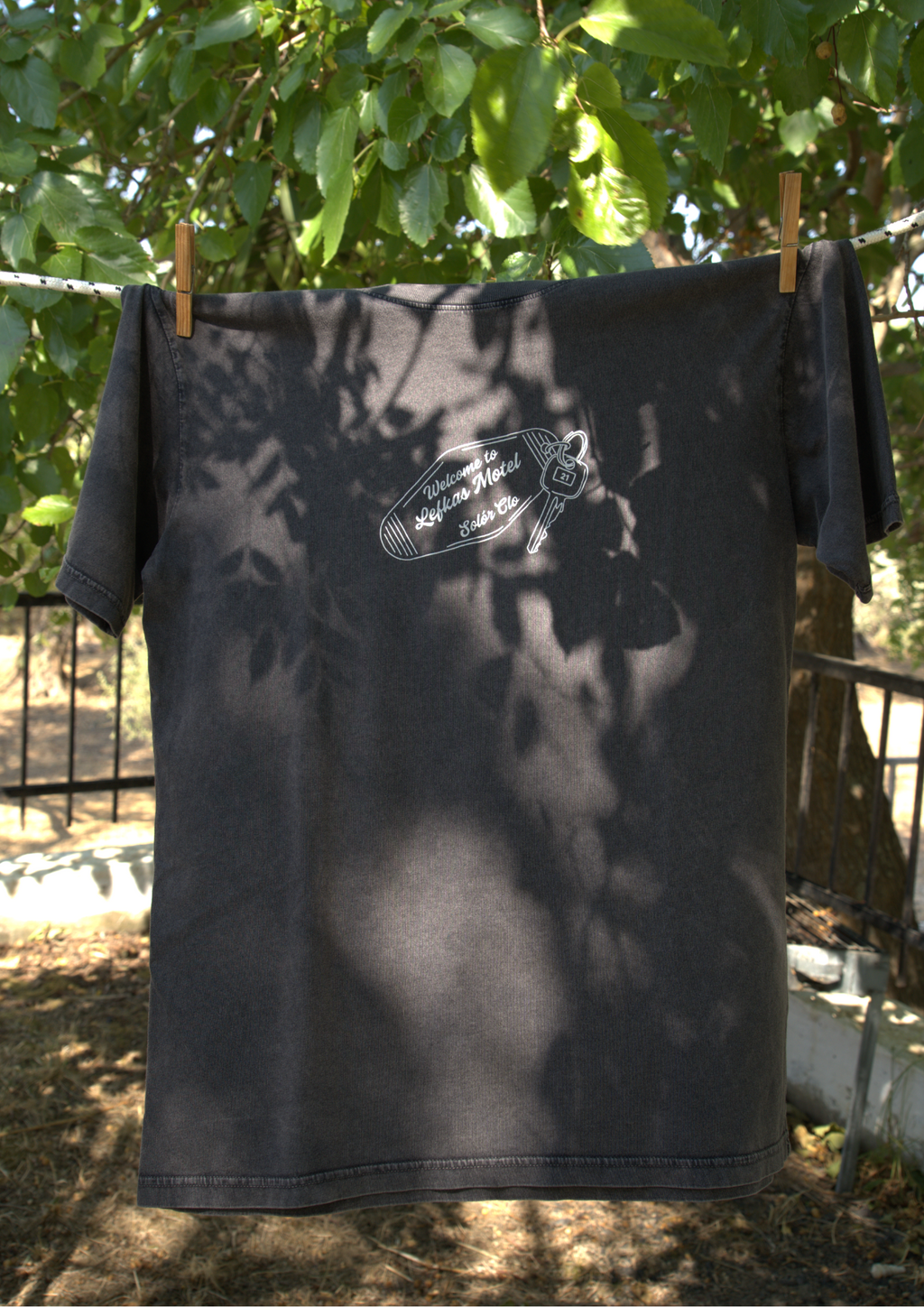 Key Chain Stone Washed Black Tee